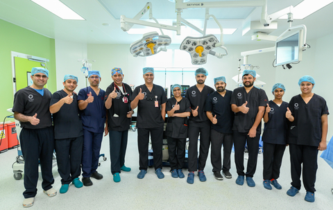 在Burjeel Medical City实施肾脏移植手术的医疗团队（照片：AETOSWire）